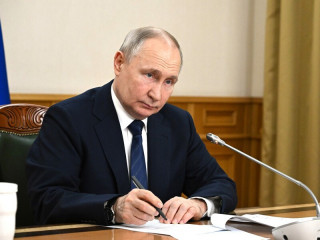 Путін передав США сигнали про готовність до переговорів щодо України, — Bloomberg