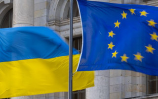 Україні загрожує економічний кінець світу без фінансової допомоги ЄС та США, — Politico