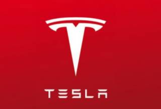 Компания Tesla сменит место регистрации