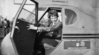 Амелія Ерхарт: в океані знайшли уламки літака першої жінки-пілота, яка перелетіла Атлантику