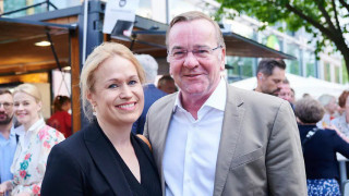 Міністр оборони Німеччини Пісторіус таємно одружився з Юлією Шванхольцою