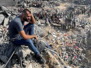 Жертвами війни у Секторі Газа стали вже 27 708 осіб