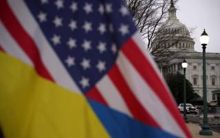 Сенат США одобрил пакет помощи Украине. Но радоваться рано
