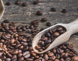 Стало відомо, ризик яких захворювань знижує каву