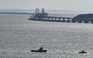 Буданов не рекомендує цивільному населенню користуватися Кримським мостом