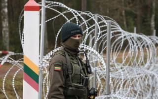Латвия может заминировать границу с Россией и Беларусью