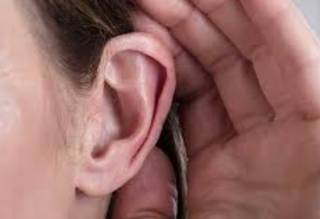 Американский медик рассказала, почему у людей шумит в ушах