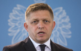 Прем'єр Словаччини наїхав на сусідів через Україну