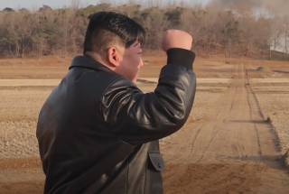 Появилось видео, как Ким Чен Ын руководит учебными стрельбами