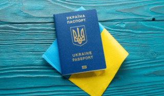 Мешканці Києва масово кинулися отримувати закордонні паспорти