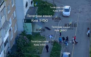 В Киеве женщина выпрыгнула с 14-го этажа и упала на прохожую, — соцсети