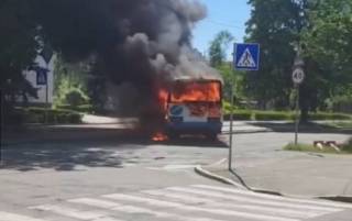 В Киеве на ходу загорелся автобус