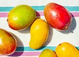 Стало известно о пользе манго: кому стоит его есть