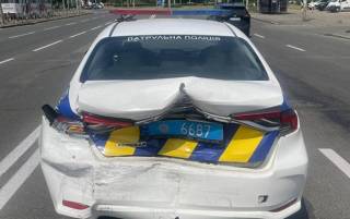 В Киеве патрульный автомобиль попал в аварию