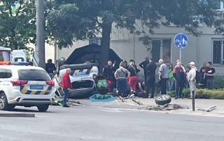 Во Львове произошло крупное ДТП с участием полицейского авто. Пострадали семь человек