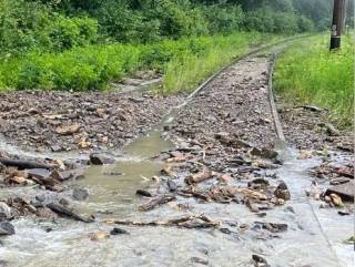 На западе Украины селевой поток «размыл» железную дорогу