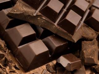 Американцы поведали, как правильно есть темный шоколад