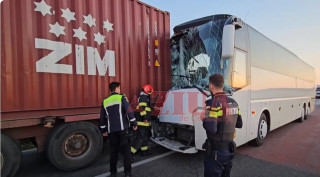 Автобус із українцями потрапив у ДТП у Румунії – постраждало чимало дітей