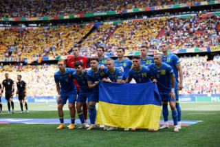Збірна України з футболу втратила дві позиції у рейтингу ФІФА