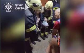 В столичной многоэтажке упал лифт с пенсионеркой