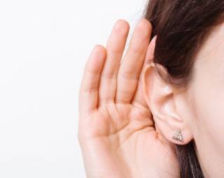 Американцы назвали причину скрытой потери слуха