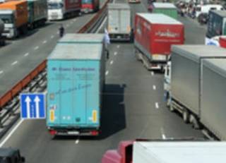 В Киеве продлили ограничение на въезд грузовиков