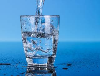 Профессор из США призвал пить воду осторожно