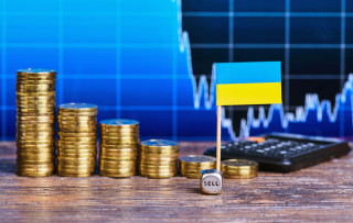 Fitch погіршило рейтинг України до обмеженого дефолту