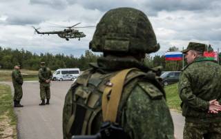 Беларусь перебросила технику и военных к границе с Литвой