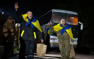 РФ незаконно утримує тисячі українців, — Зеленський