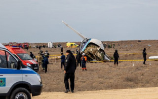 Внаслідок падіння пасажирського літака в Казахстані загинули 38 людей