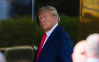 Трамп обговорить із головою Пентагону та держсекретарем припинення військової допомоги Україні, — NYT
