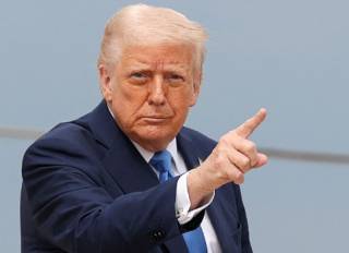 Трамп загадочно ответил на вопрос о возможном третьем президентском сроке