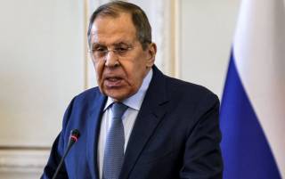 Россия не обсуждает статус Крыма, — Лавров