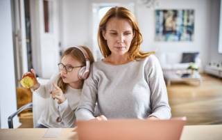 В Украине родители смогут работать дома во время дистанционного обучения детей