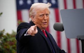 Трамп решил ударить пошлинами по иностранным фильмам
