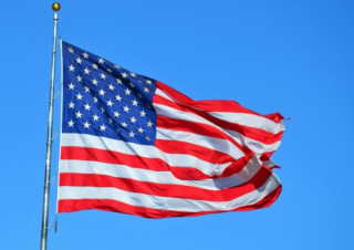 США запускають у продаж «золоті карти»