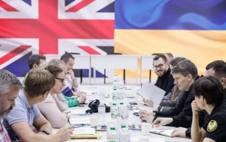 Київ та Лондон уклали багатомільярдну угоду про постачання озброєнь
