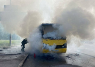 На околиці Києва згоріла маршрутка