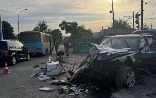 Трагедія на Закарпатті: п'яна водій BMW протаранила блокпост, загинув військовий