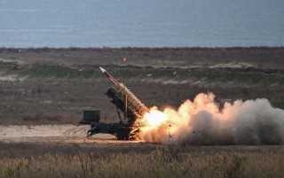 Дефіцит ракет Patriot спричинив призупинення постачання зброї США в Україну, — The Guardian