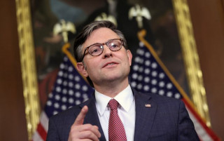 Спікер Джонсон про санкції США: Путіну потрібно надіслати чіткий сигнал