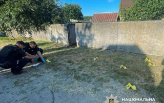 На Київщині чоловік кинув гранату у поліцейських та отримав кулю у відповідь