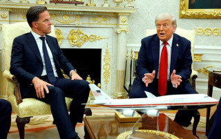 Трамп забув попередити партнерів про угоду щодо передачі зброї Україні, — Reuters