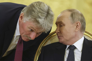 У Кремлі заявили, що Путін готовий обговорювати мир України. Але є нюанс