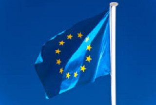 ЄС обіцяє не заморожувати фінансову допомогу для України