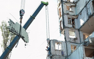 Число жертв вчорашньої атаки на Київ продовжує зростати