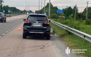 На Рівненщині поліцейський із ознаками сп'яніння збив пішоходів