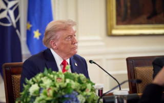 Трамп пояснив роль США у питанні гарантій для України