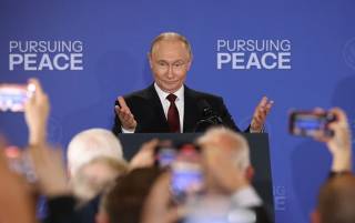 Военные расходы РФ остаются рекордными, — СМИ